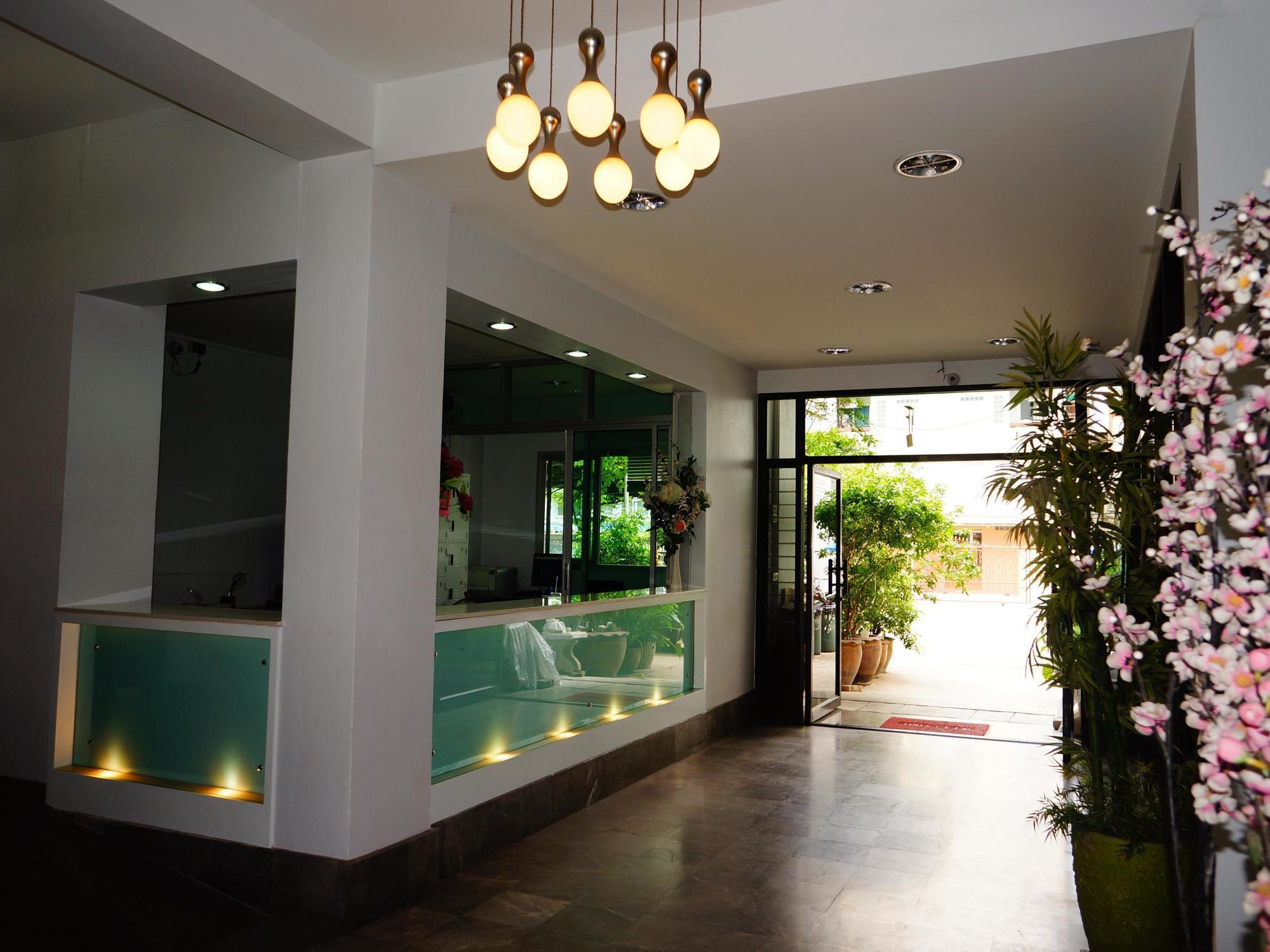 Aparthotel Baan Kaew Mansion Bangkok Exterior foto