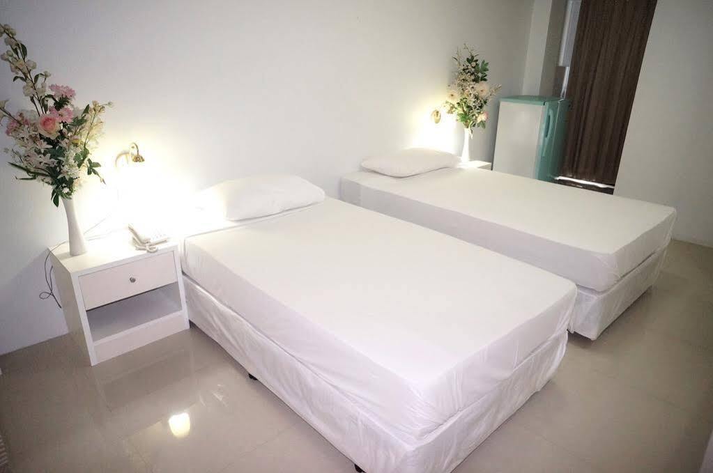 Aparthotel Baan Kaew Mansion Bangkok Exterior foto